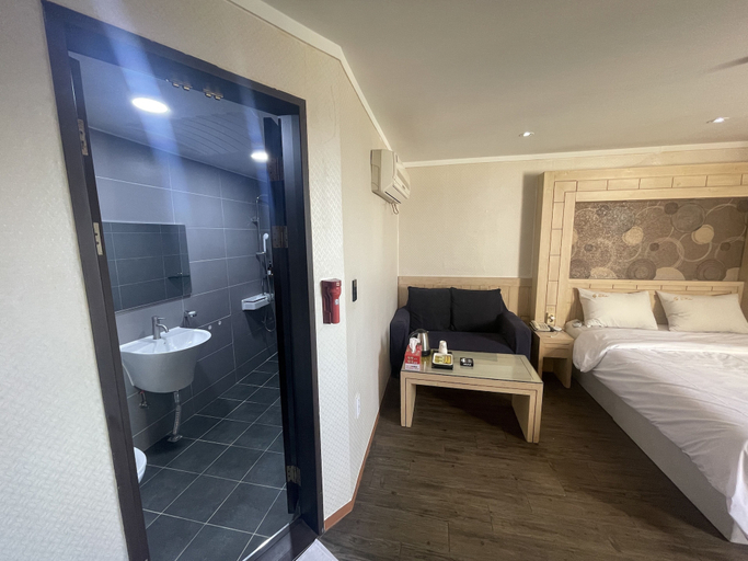 Bedroom 3, Equus Motel, Jincheon