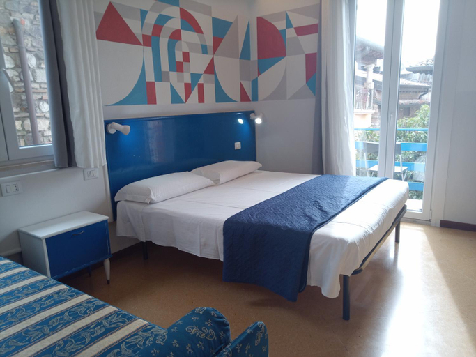 Bedroom 2, B&B Meuble Adriana Sirmione Vegan, Brescia