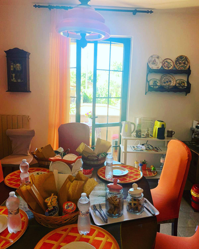 Others 5, B&B Portobello, Chieti