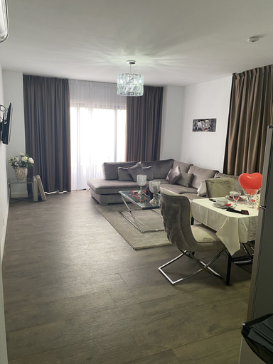 Others 5, Empire 1 Celinastraat Paramaribo, Centrum