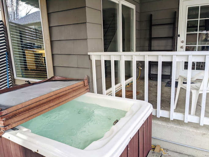 Sport & Beauty, Historic Home, Ada