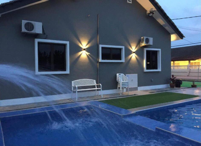 Melaka Beach Villa, Malacca City