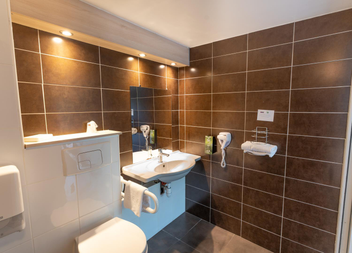 Bathroom 4, Hotel Inn Design La Rochelle, Charente-Maritime