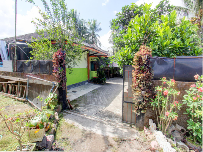 Exterior & Views 1, OYO Life 92829 Kos Insan Madani, Lombok