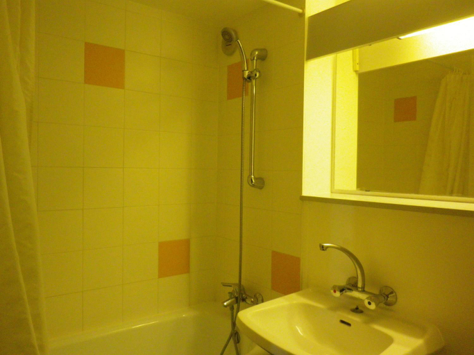 Bathroom 3, Hotel Amys Voreppe, Isère