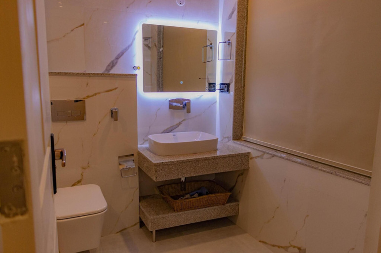 Bathroom 4, Hotel El Castello, Leh
