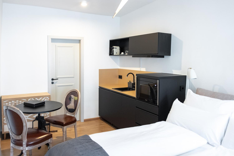 Bedroom 4, ANA Suites Augsburg City Center - Self-Service-Hotel, Augsburg