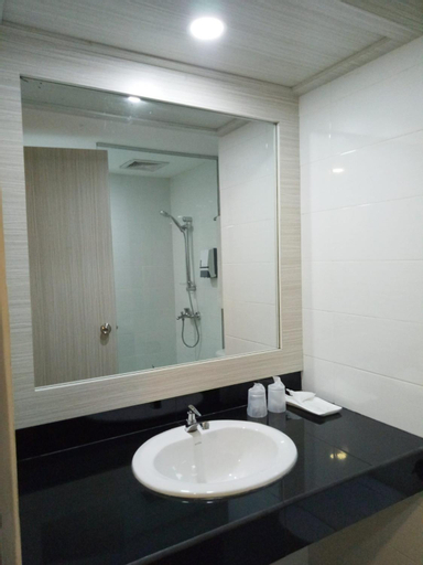 Bathroom 8