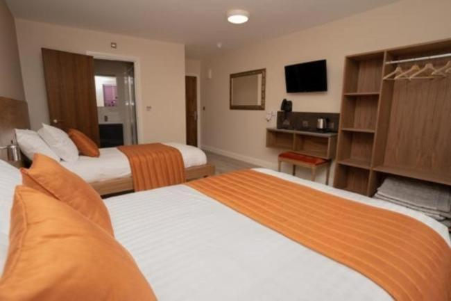 Bedroom 3, Eagle Hotel Luton Airport, Luton