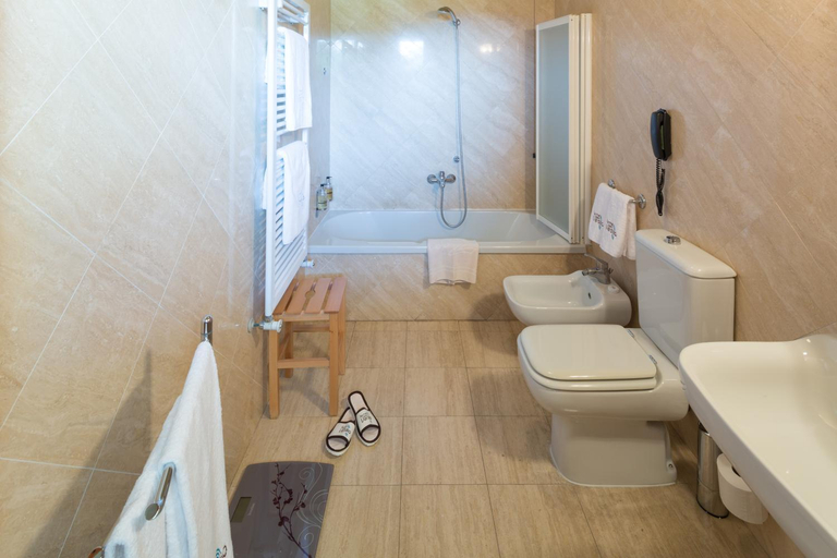 Bathroom 5, Hotel Villa Undulna - Terme della Versilia, Massa Carrara