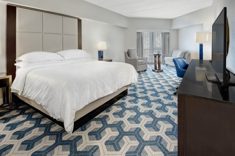 Bedroom 3, Sheraton Eatontown Hotel, Monmouth