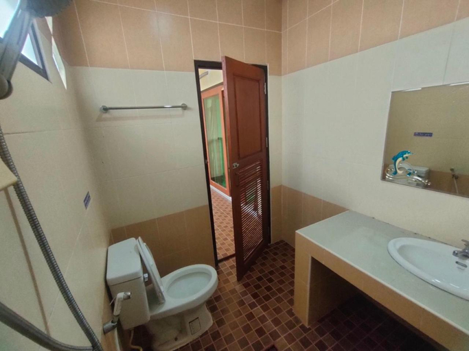 Bathroom 3, Chatchawan Resort Uttaradit, Muang Uttaradit