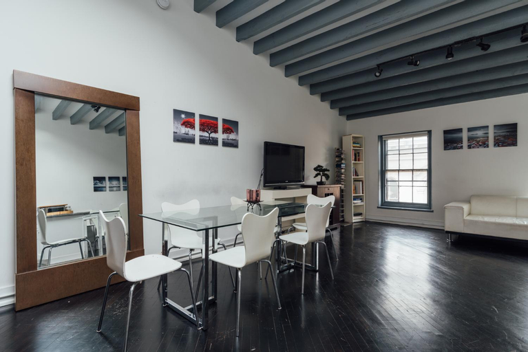 Dining Room 9