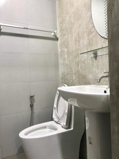 Bathroom 4, Easy Loft Hostel, Phuket Island