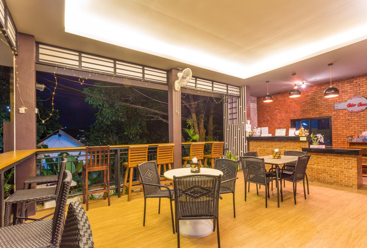 Food & Drinks 4, Fantasy Hill Bungalow, Phuket Island