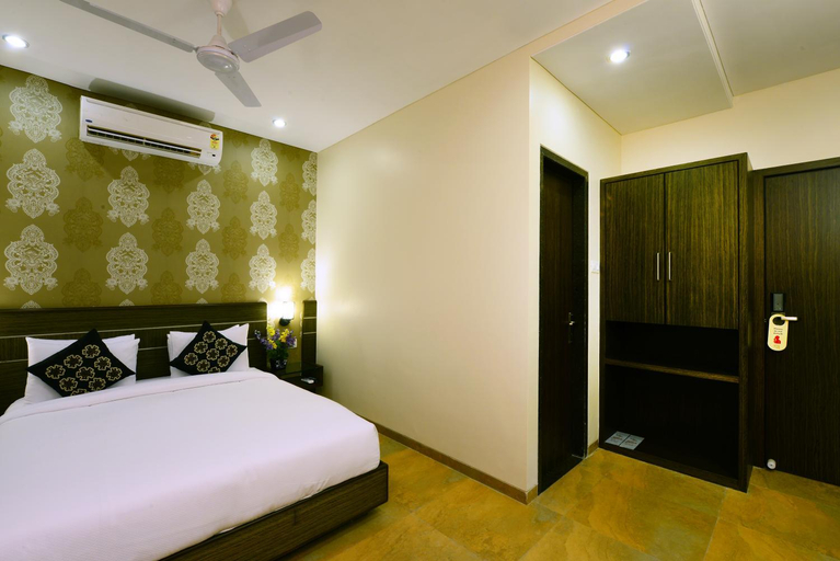 Bedroom 2, Hotel J C Castle, Ahmadnagar
