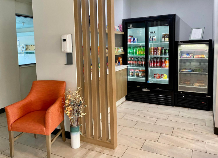 Food & Drinks 5, Holiday Inn Express Plymouth By IHG, Marshall