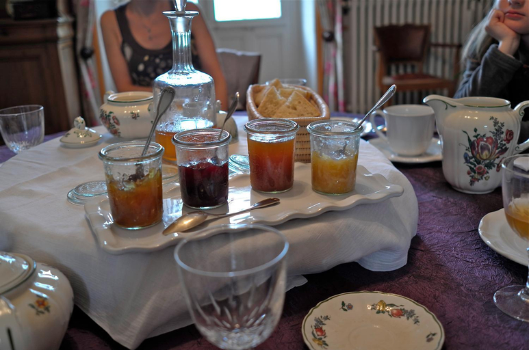 Food & Drinks