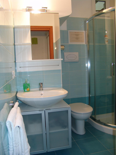 Bathroom 3, InCentro Apartments, Messina