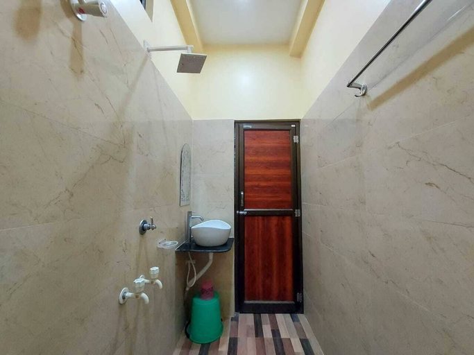 Bathroom 4, BLUESTONE HOTEL & RESTAURANT, Purba Medinipur