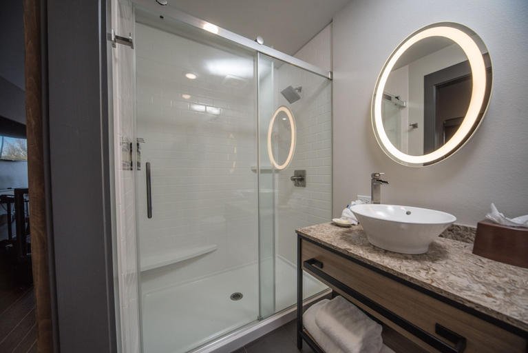Bathroom 4, Hotel Windrow Downtown Ellensburg, Kittitas