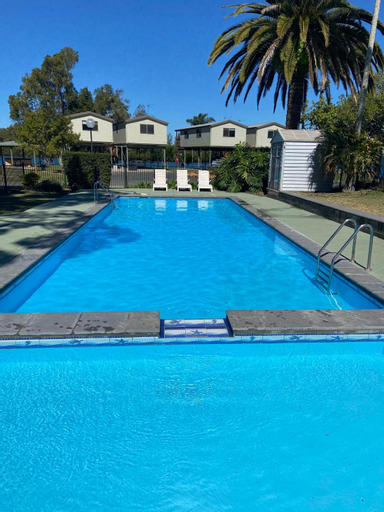 Swimming Pool 4