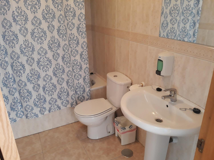 Bathroom 3, Hostal Ardoi, Navarra