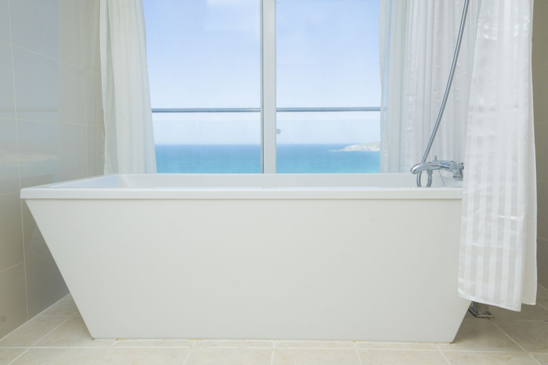 Bathroom 5, Fistral Beach Hotel and Spa - Adults Only, Cornwall