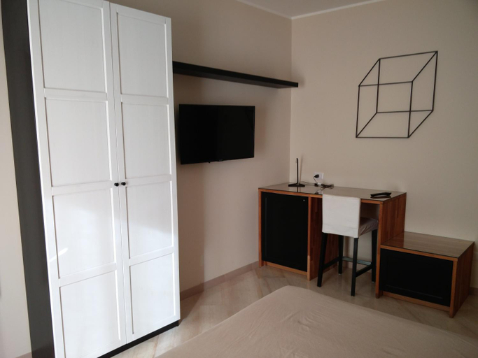 Others 2, B&B Via Roma 15, Bari