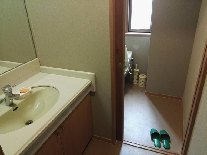 Bathroom 5, Guest House Megumi, Atami