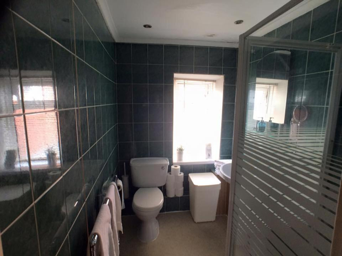 Bathroom, Ty Rosa Rooms, Cardiff