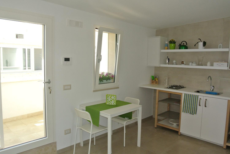 Others 4, Dimora a Corte, Bari