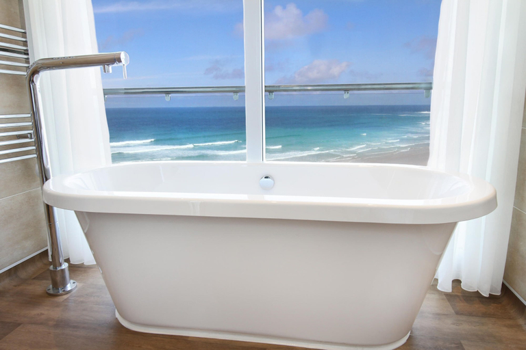Bathroom 5, The Esplanade Hotel, Cornwall