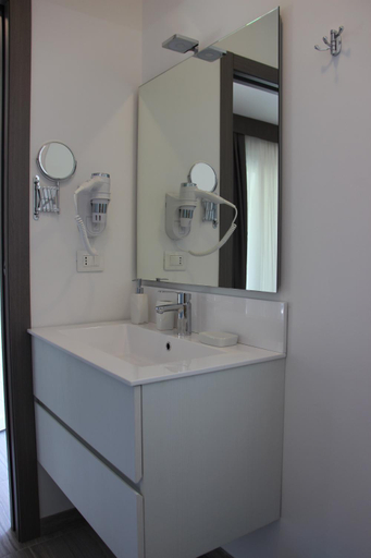 Bathroom 4, Filanda, Trento