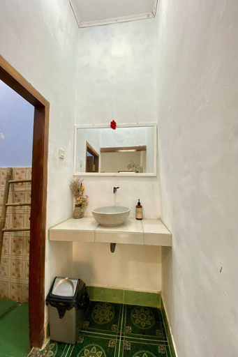 Bathroom 5, Duyung Rooms & Resto Gerupuk, Lombok