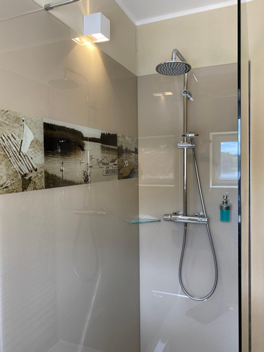 Bathroom 9
