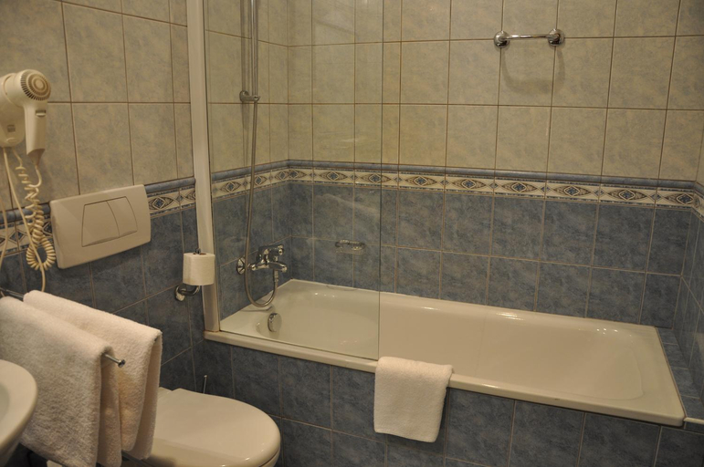 Bathroom 3, Hotel Cerny Slon, Praha 1