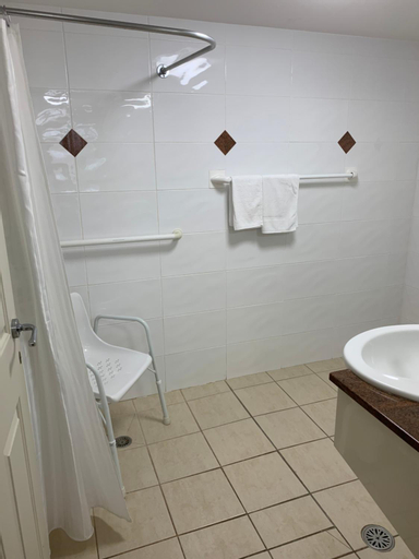 Bathroom 16