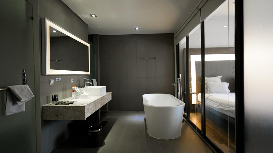 Bathroom 5, Novotel Banjarmasin Airport, Banjar