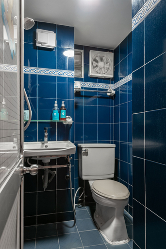 Bathroom 5, Cô Châu Homestay, District 1