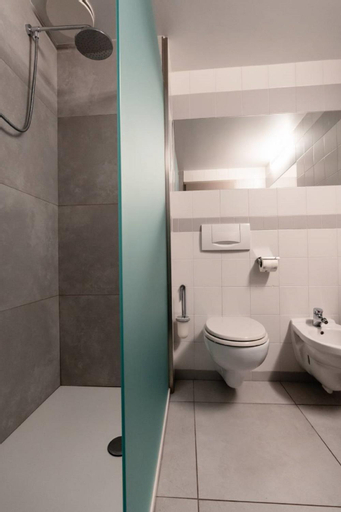 Bathroom 19