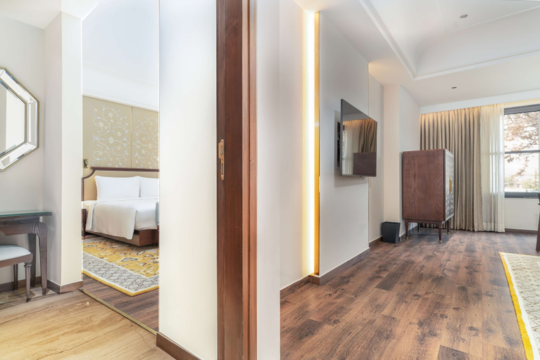 Bedroom 4, Radisson Collection Hotel & Spa, Riverfront Srinagar, Srinagar