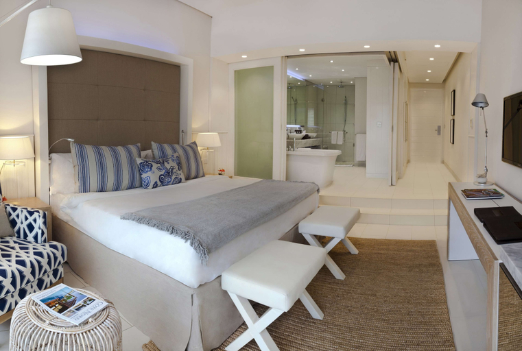 Bedroom 4, Radisson Blu Azuri Resort & Spa