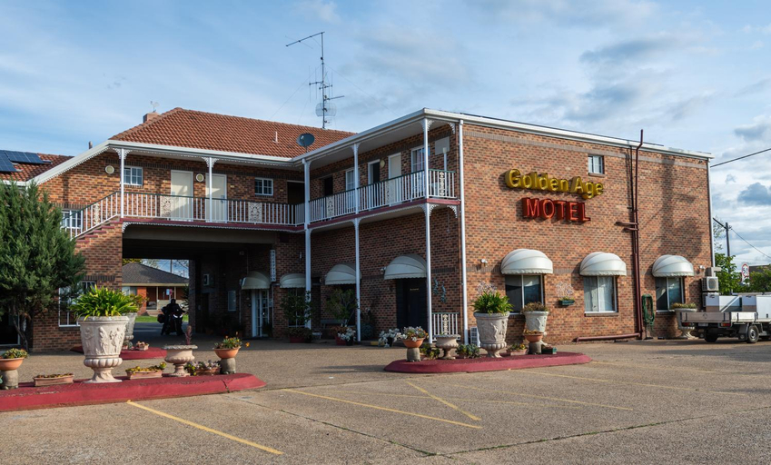 Exterior & Views 1, Golden Age Motor Inn, Queanbeyan
