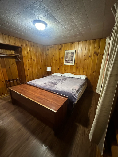 Bedroom 3, Country Cabin Motel, Grant