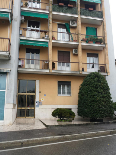 Exterior 9