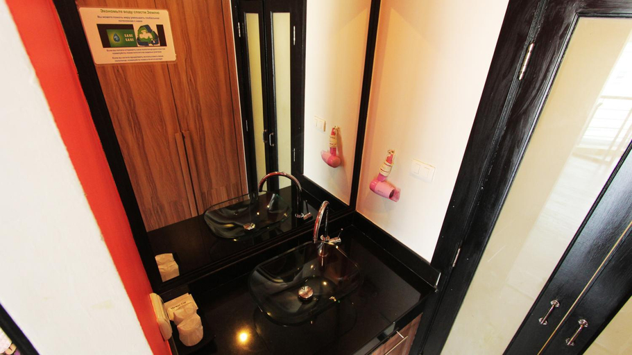 Bathroom 4, Must Sea Hotel, Phuket Island