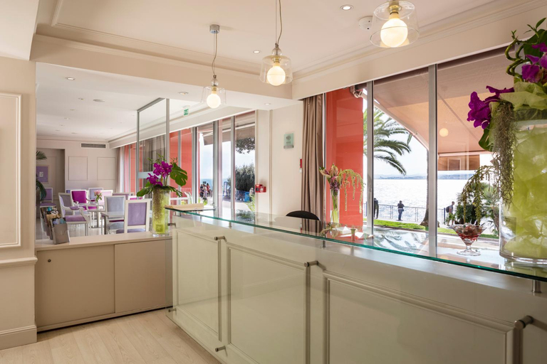 Public Area 3, Hotel Suisse, Alpes-Maritimes