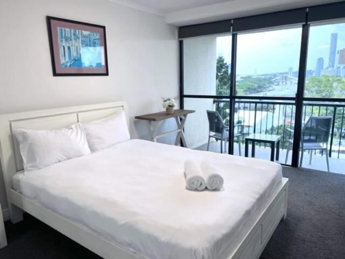 Bedroom 4, River Plaza Apartments, Brisbane
