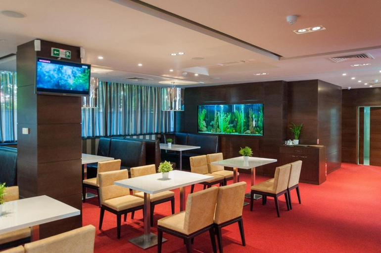 Food & Drinks 3, Hotel Dream, Stolichna